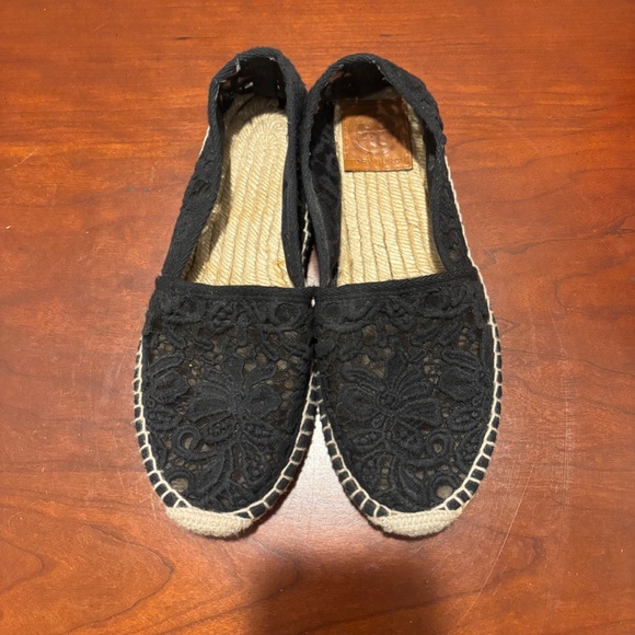 Tory Burch Women's Abbe Crochet Lace Slip On Espadrilles Black size 7 - Picture 2 of 11